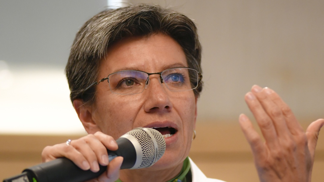 "Debemos prepararnos para 3 meses más de cuarentena”: Claudia López