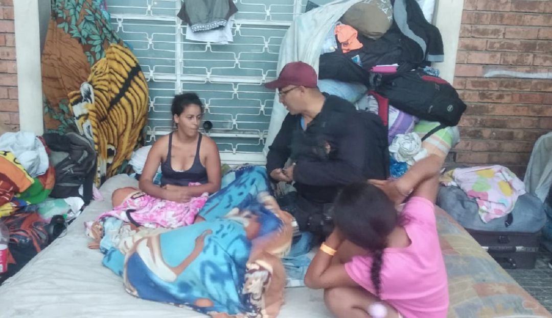 Desalojan venezolanos en Cali: Intervención en zona aledaña a la terminal pretende reubicar venezolanos
