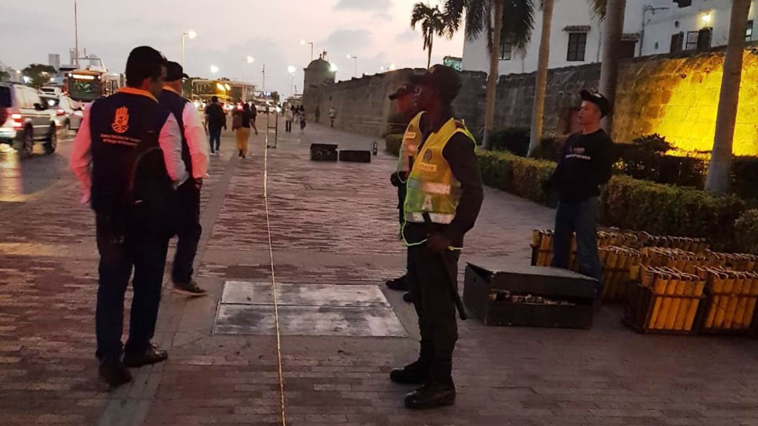 Ordenan trasladar juegos pirotécnicos instalados cerca al cordón amurallado