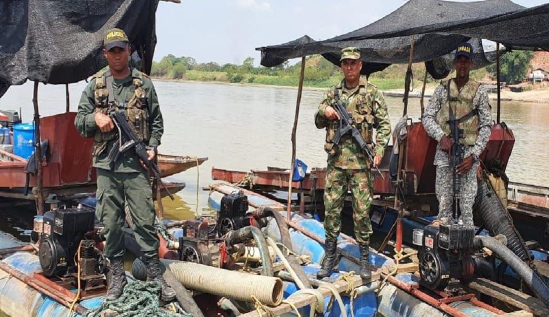 Sucre minería ilegal Armada de Colombia Guaranda río Cauca: Capturan a once personas dedicadas a la minería ilegal en de Sucre