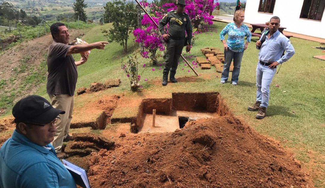 Contaminación por vertimientos en quebrada La Clorinda, en Dagua: Contaminación por vertimientos en quebrada La Clorinda, en Dagua