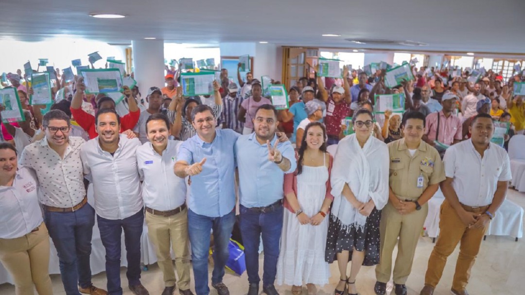 450 familias de Bolívar se convirtieron en propietarias de sus predios