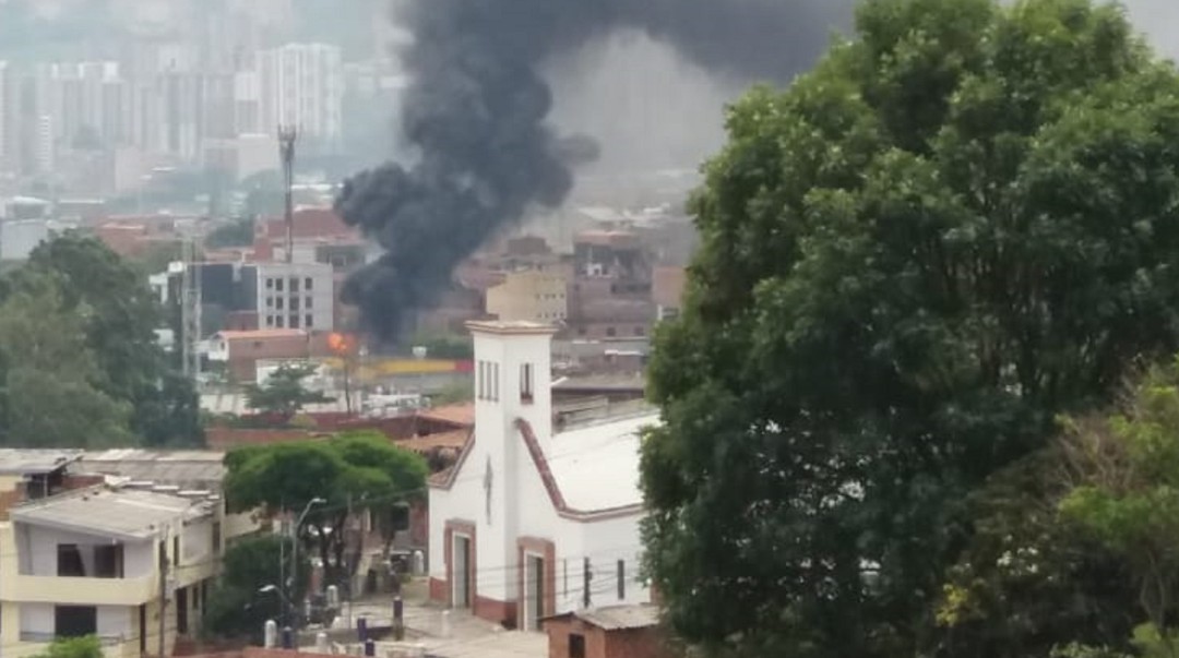 Seis personas afectadas y un colegio evacuado por incendio en Itagüí