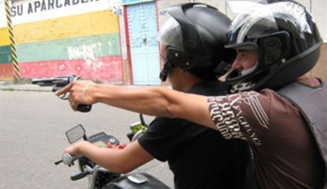 Intento fleteo Bucaramanga balacera barrio Gaitán: Intento de fleteo a comerciante generó balacera