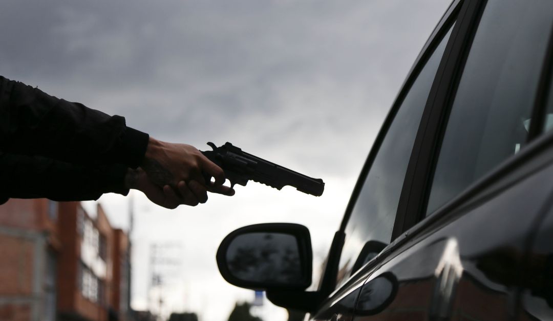 Orden público en Medellín: En robledo atentan contra la vida de persona que se movilizaba en un taxi