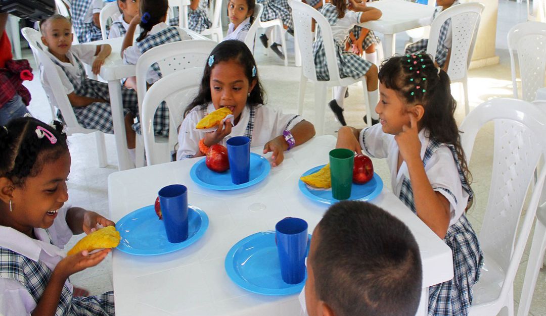Plan de Alimentación Escolar PAE Córdoba Orlando Benítez Mora: En Córdoba el Plan de Alimentación Escolar llegará a 155.585 estudiantes
