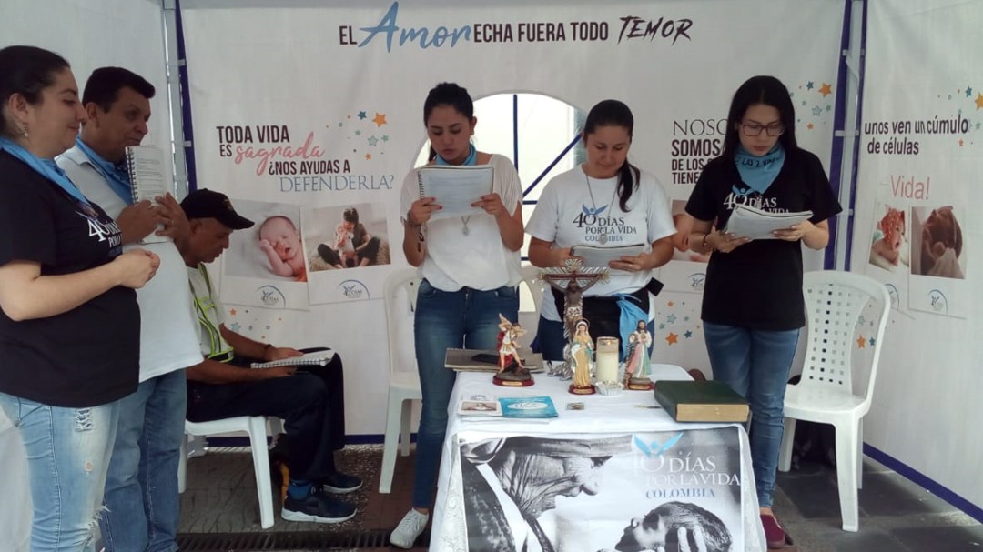 Vigilia de 40 días por la vida y en contra del aborto en Armenia