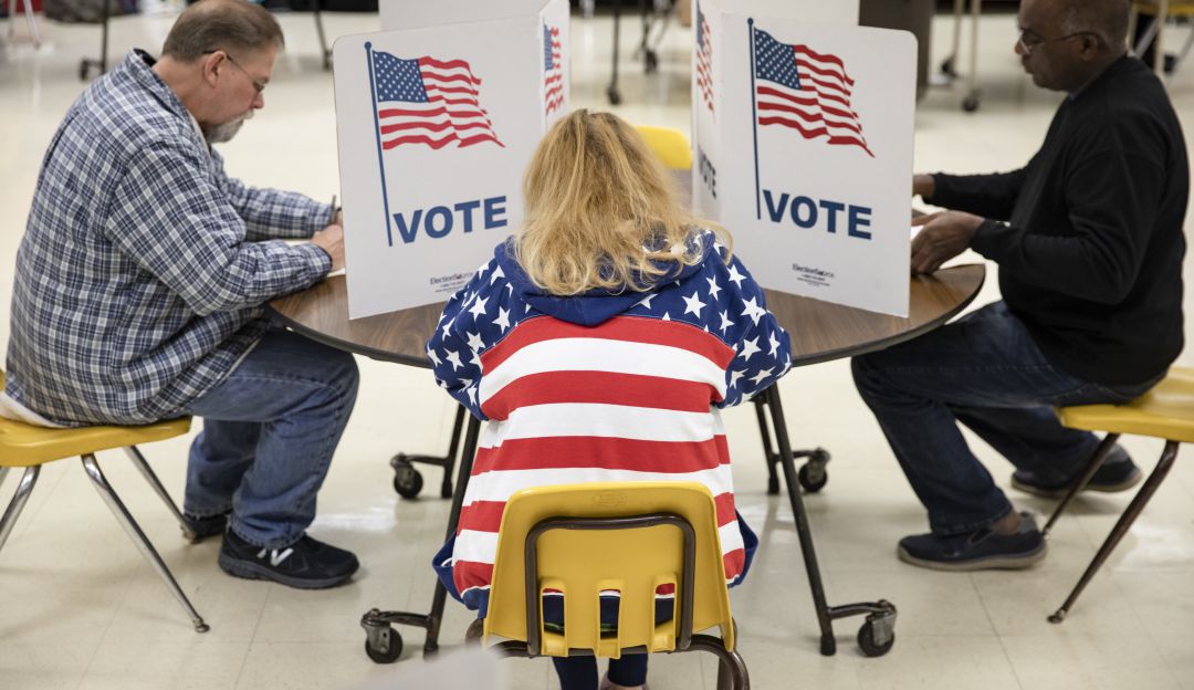 Biden gana Virginia y Carolina del Norte y Sanders triunfa en Vermont