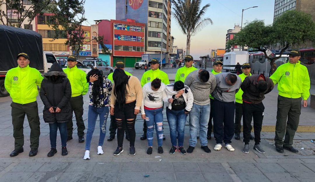 Noticias Bogotá: Cae otra banda sindicada de hurto de celulares en Transmi: Cae banda que habría robado más de $80 millones en celulares en TM