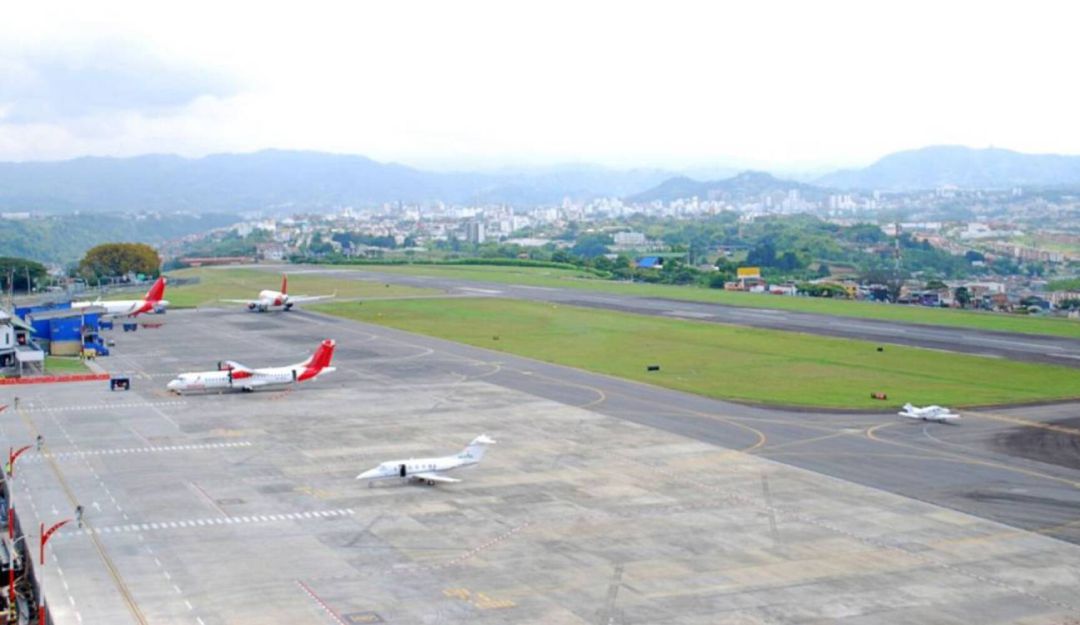 Fotografías antiguas del Aeropuerto Internacional Matecaña: Antiguo edificio de pasajeros del AeroMatecaña será despedido con fotos