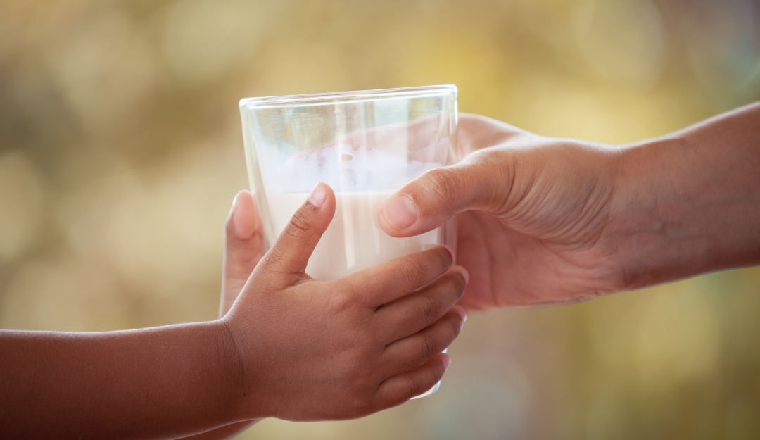 La leche: un líquido esencial en nuestra nutrición: ¿Por qué es importante la leche pura en nuestra dieta?