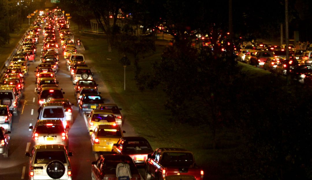 Noticias Bogotá: Este es el pico y placa ambiental en Bogotá: Comienza el pico y placa ambiental todo el día en Bogotá