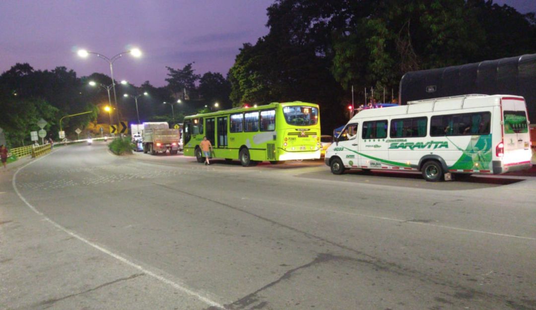 Movilidad trancón San Gil Bucaramanga reabren vía Santander: Trancón por reapertura de la vía a San Gil