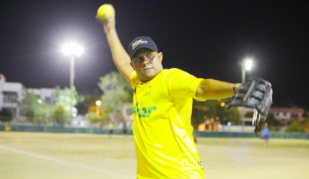 Ramiro Escorcia lanzador de Sóftbol: El lanzador de Sóftbol más rápido de Colombia tendrá los colores de Bolívar