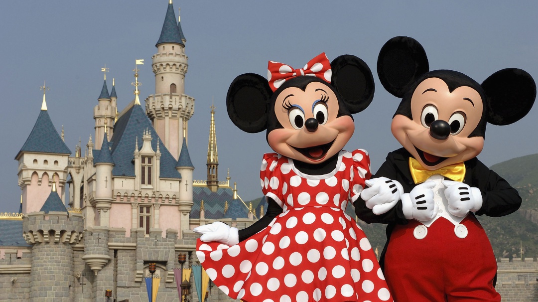 Disneyland en California cierra sus puertas por precaución ante coronavirus