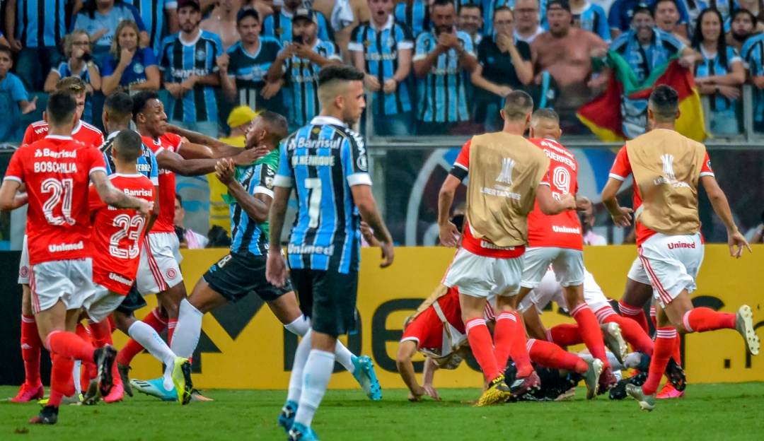 Copa Libertadores Portoalegre Gremio 0-0 Inter: Ocho expulsados en el clásico de Portoalegre de la Libertadores