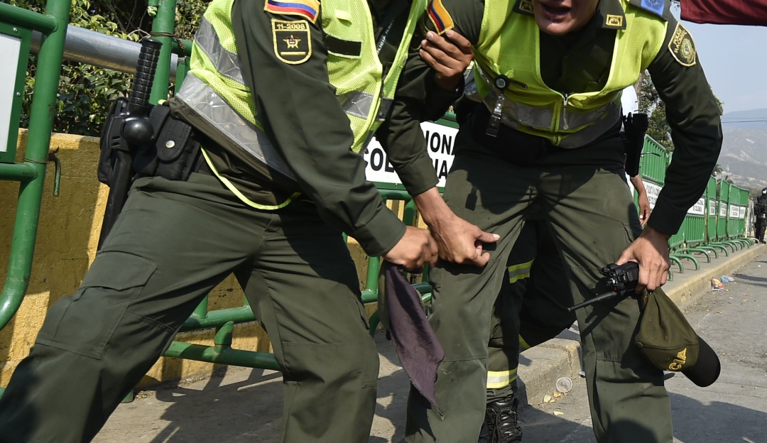 Hombres armados dispararon contra uniformados de la Policía
