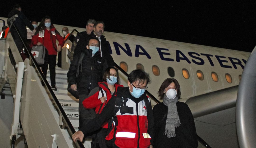 China ayuda a Italia a combatir Coronavirus: Italia recibe el apoyo de China para luchar contra el coronavirus