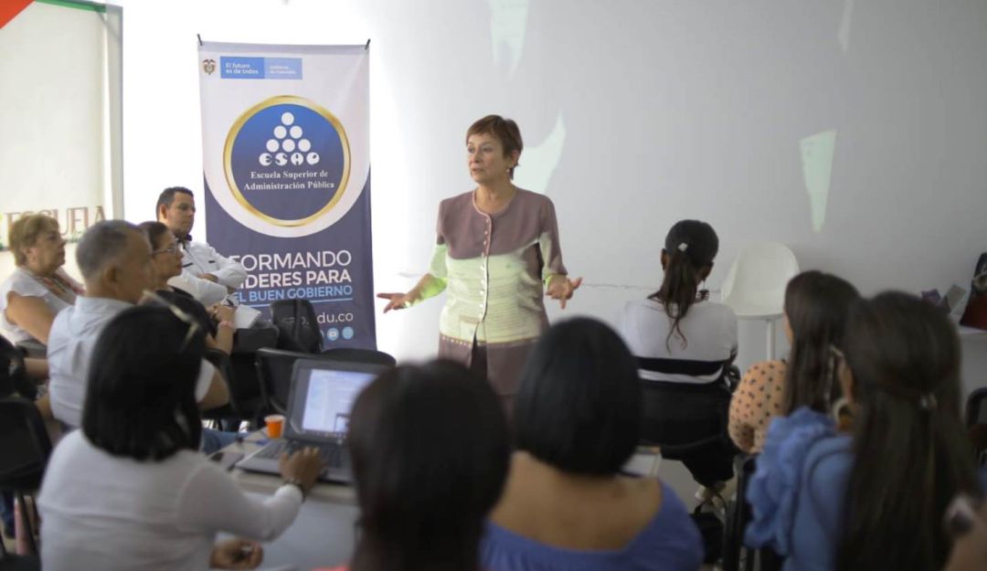 servidores públicos del Distrito de Cartagena: Fortalecen competencias de servidores públicos del Distrito de Cartagena
