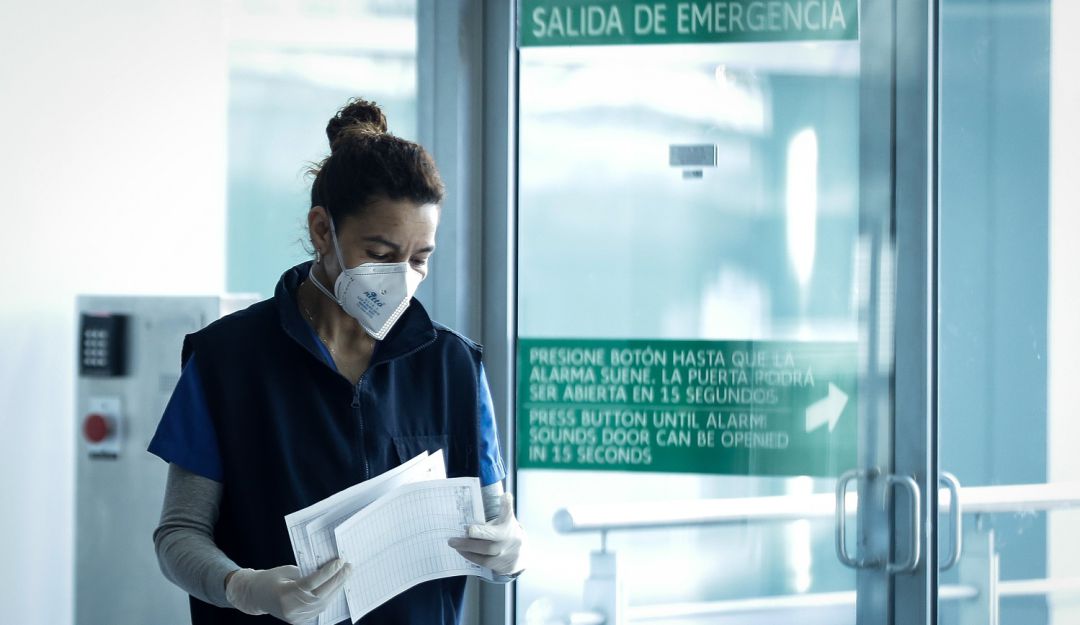 Coronavirus en Cartagena: Hermana que cuidaba a taxista fallecido por neumonía tiene COVID-19