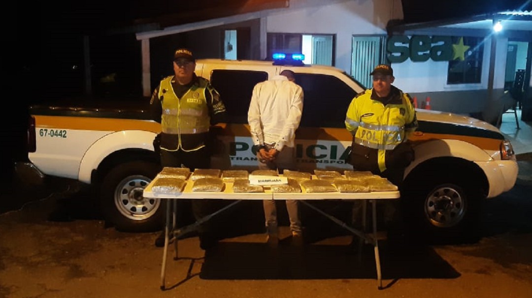 Incautan 20 kilos de marihuana al pasajero de un bus intermunicipal