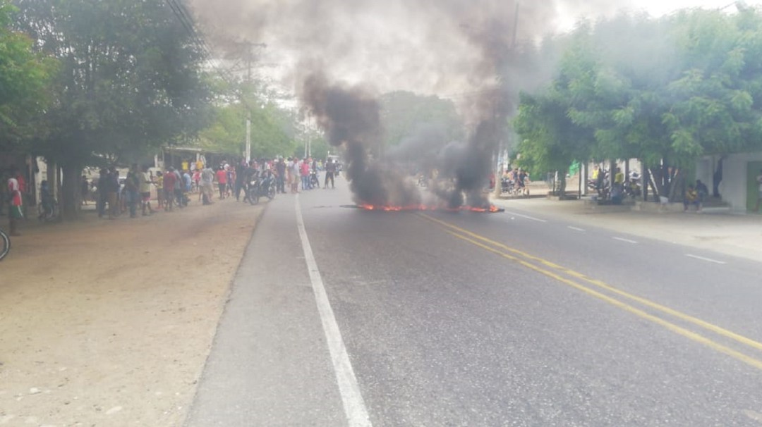 Bloquean la Troncal de Occidente en Sampues - Sucre