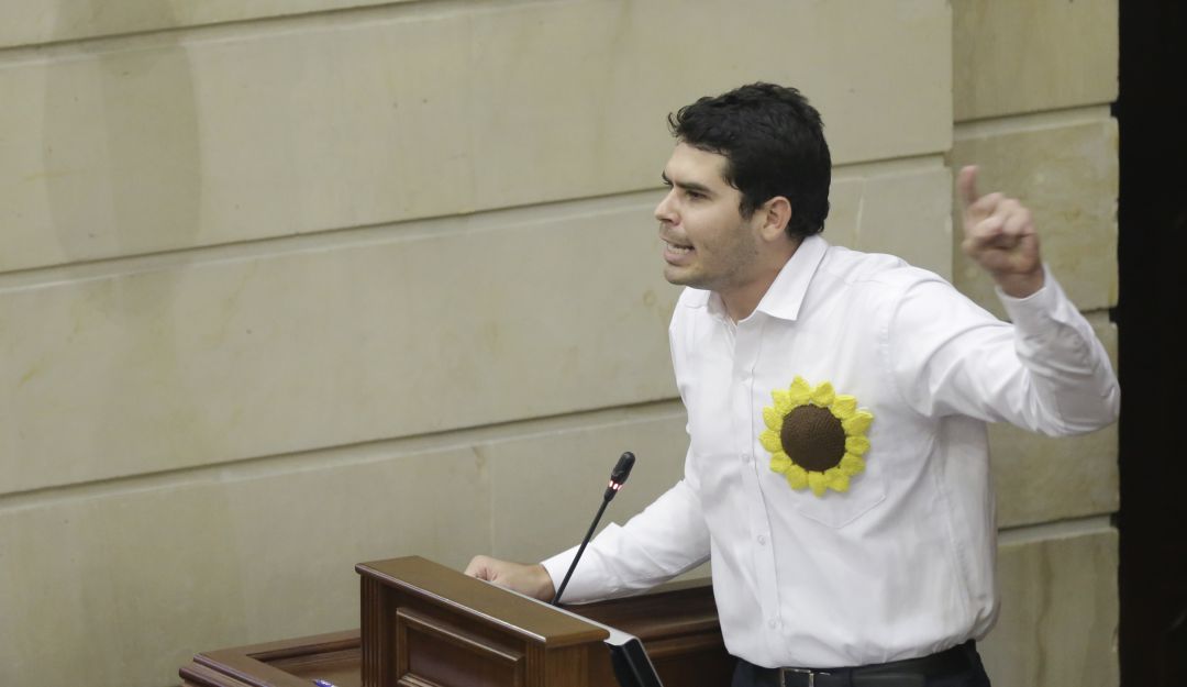 Caso ‘Ñeñe política’: Congresista pide se revele quién invitó a ‘Ñeñe’ Hernández al Congreso