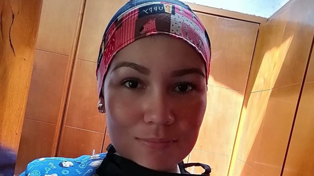 Enfermera en casa, también sufre por aislamiento con adultos mayores