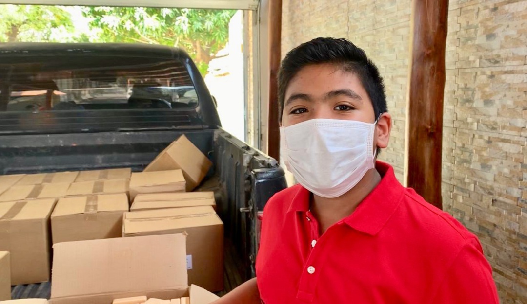Familias reciben ayudas humanitarias por emergencia de Covid-19
