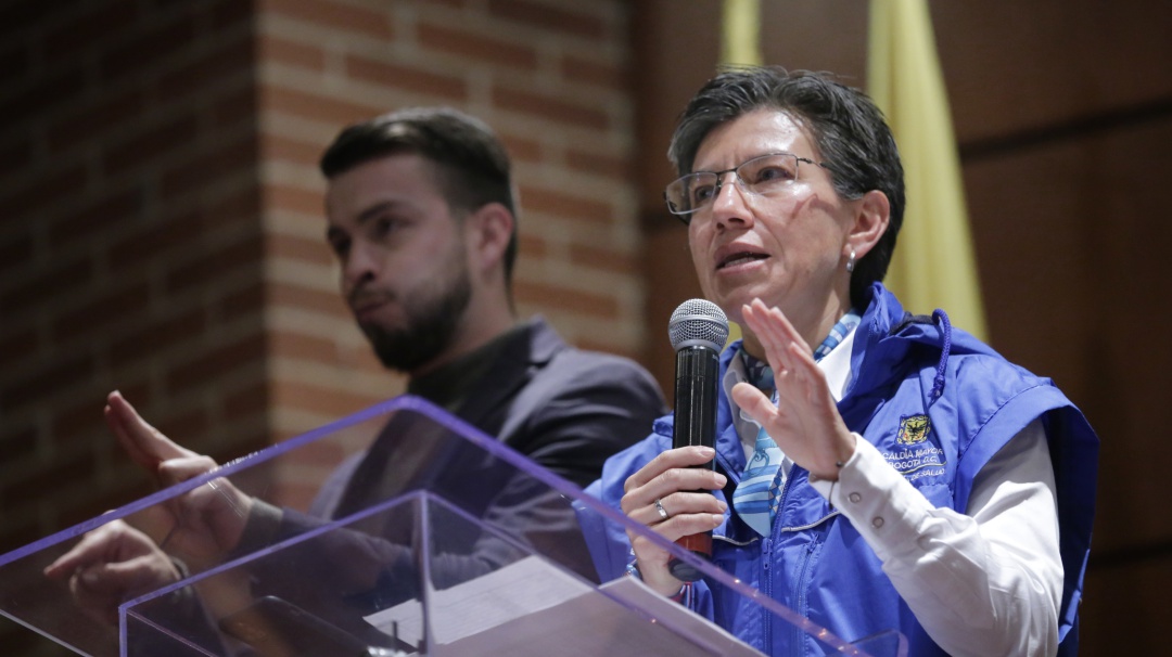 En Bogotá el sector salud analiza 600 muestras diarias de COVID-19