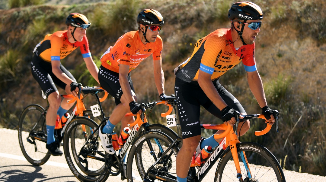 Bahrain Merida redujo en un 70% el salario de sus ciclistas