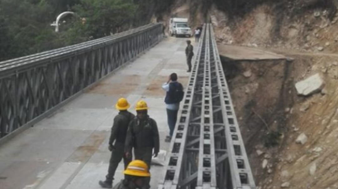 Quedó instalado el puente militar en la vía Curos Málaga