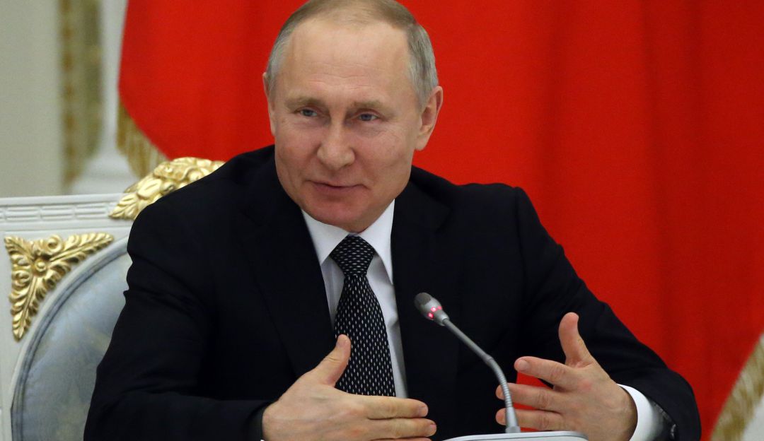 Vladimir Putin declara vacaciones pagas en todo el país por coronavirus