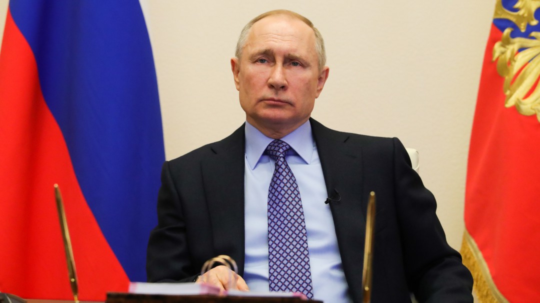 Putin: Rusia está dispuesta a cooperar para recortar producción de petróleo