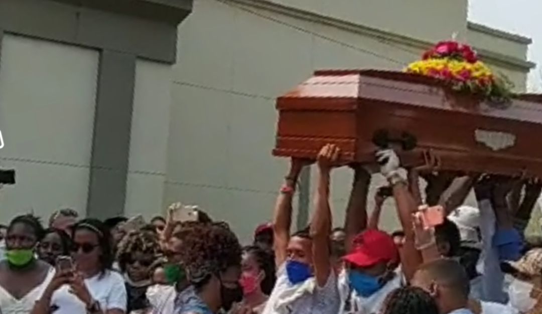 Funeral en Barranquilla: Sancionarán a funeraria y asistentes de masivo sepelio en pleno aislamiento