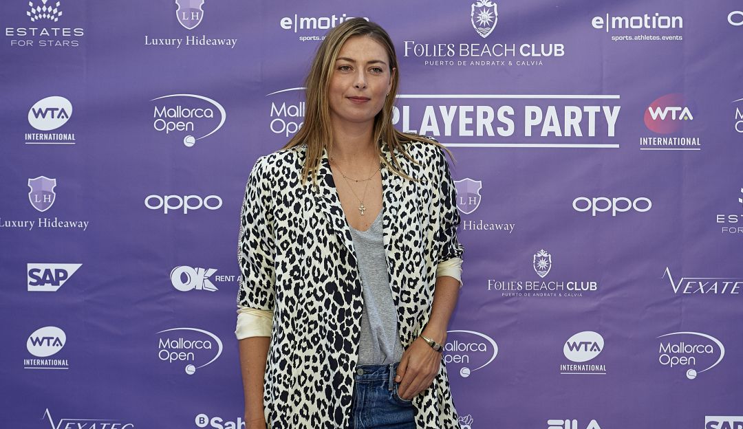 María Sharapova cuarentena coronavirus: María Sharapova compartió su número de celular para hablar con sus fans