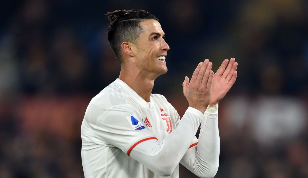 Cristiano Ronaldo cuarentena coronavirus: Cristiano Ronaldo aprovechó el tiempo en casa y se dejó ‘rapar’ el pelo