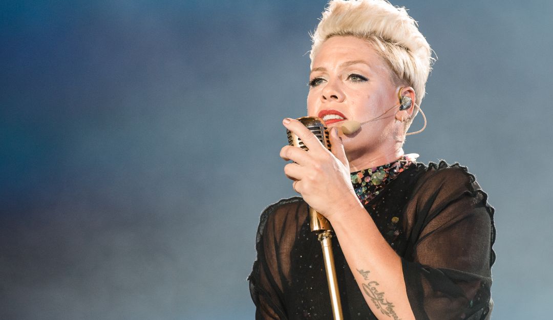 Famosos con coronavirus: Pink y su hijo dieron positivo a coronavirus