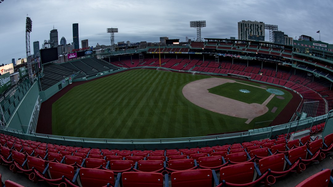 MLB analiza iniciar la temporada en sedes de entrenamiento y sin público