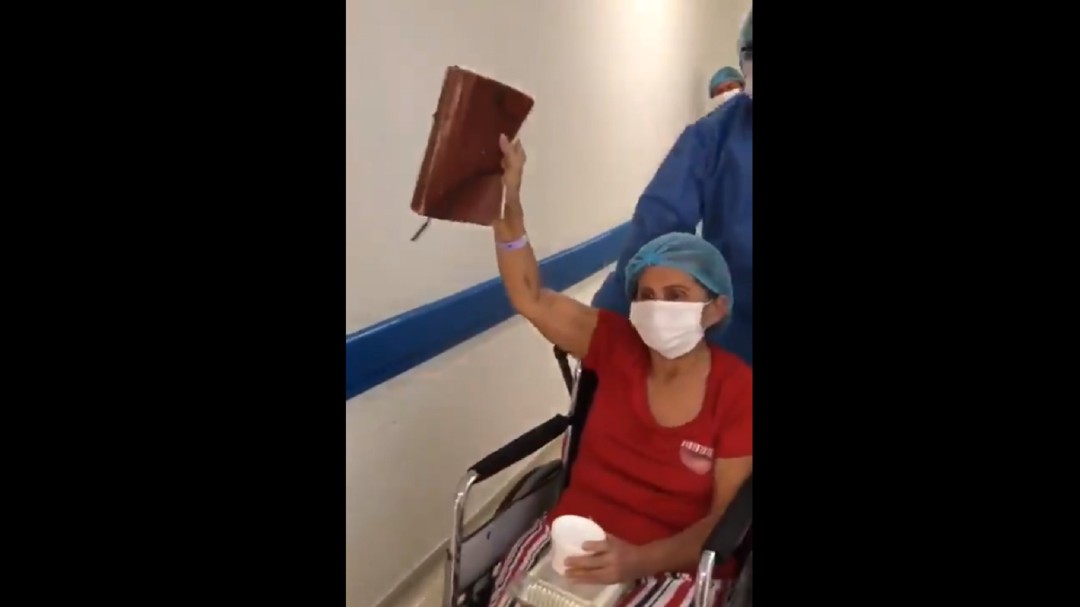 Dan de alta a paciente recuperada de Covid-19 en Santa Marta