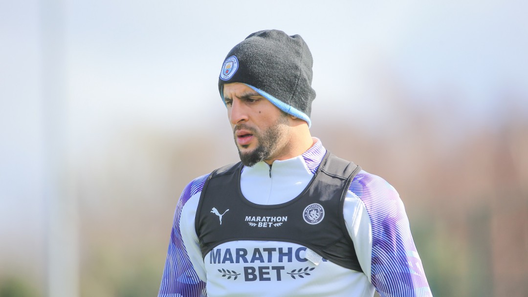 Manchester City sancionará a Kyle Walker por fiesta en medio de cuarentena