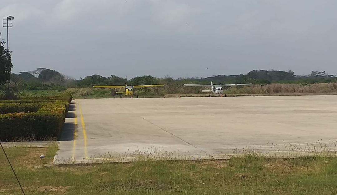 Habitantes de Tolú protestan: Rechazan vuelos chárteres en el aeropuerto de Tolú