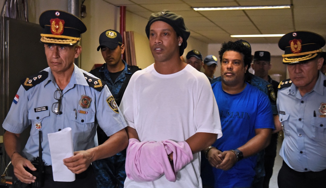Ronaldinho cárcel Paraguay COVID-19: Ronaldinho completa un mes preso, en medio de la crisis por el COVID-19