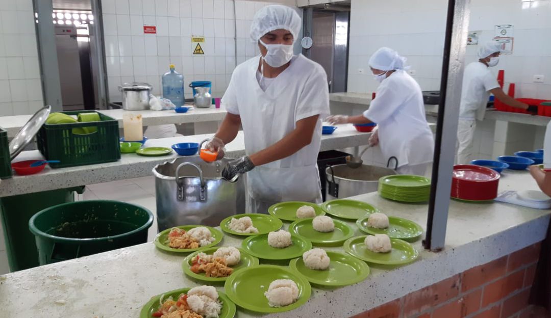 Coronavirus estudiantes Ibagué: Durante la cuarentena más de 30.000
estudiantes tendrán su alimento