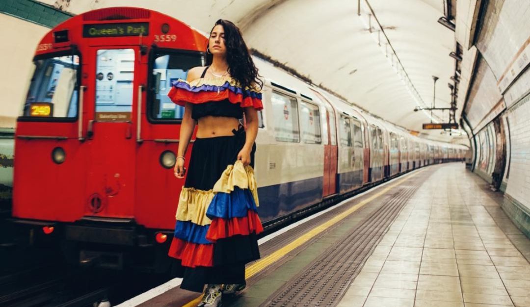 Desta French cantante colombo británica: Desta French, la colombo británica que está conquistando el pop y el R&B