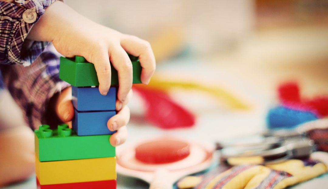 Adopción extranjeras: Aún con medidas, 25 trámites de adopción con extranjeros siguen frenados