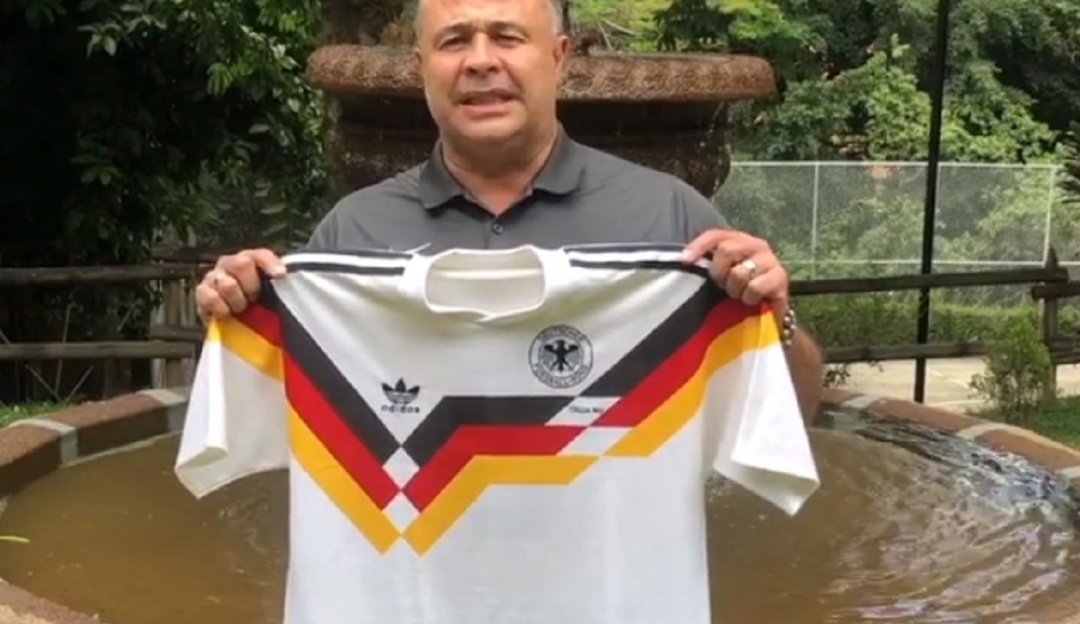 Gildardo Gómez Andreas Brehme Alemania: Gildardo Gómez subastará camiseta de Brehme para ayudar a los necesitados