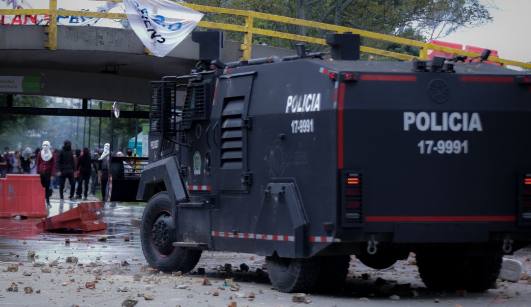 Denuncias por mal gasto de recursos: Denuncian compra de cinco tanquetas para Esmad durante crisis por COVID-19