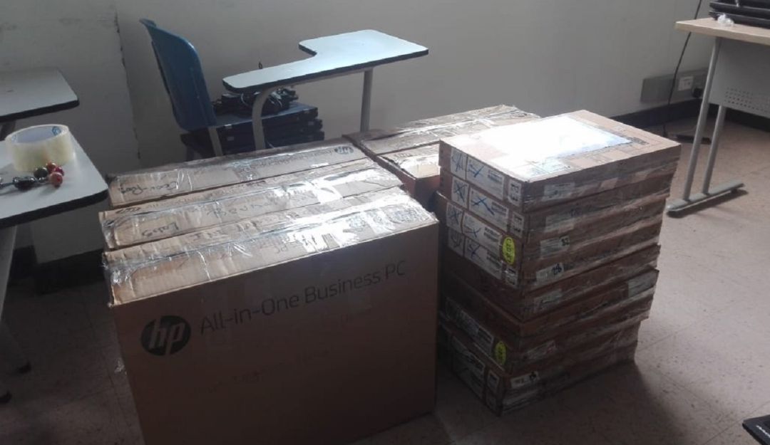 Donación computadores a estudiantes: Uniminuto dona computadores a sus estudiantes de escasos recursos