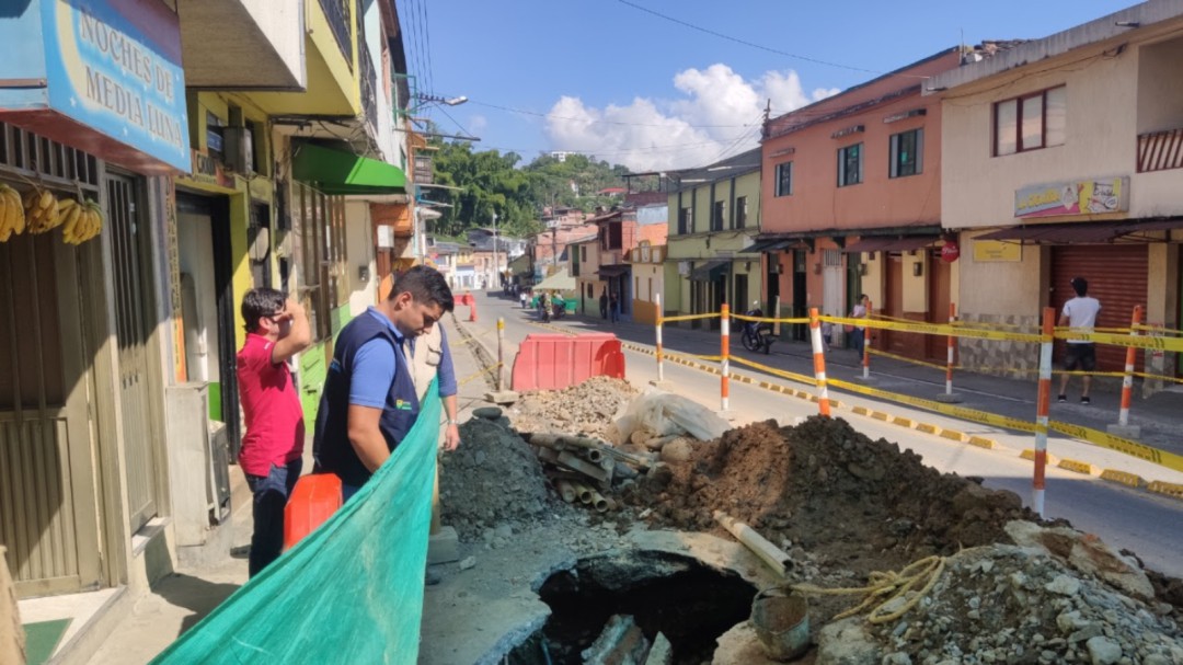 Obras de alcantarillado suspendidas en Caldas